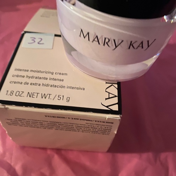 Mary Kay - Picture 2 of 10
